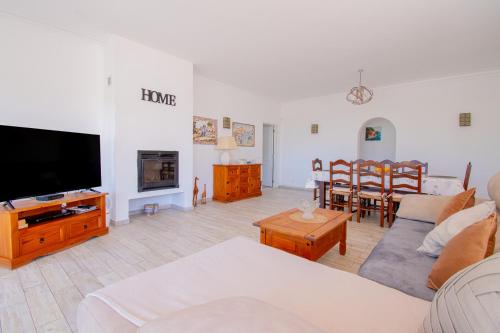 Villa Montenegro - Superbly Located Family Vila