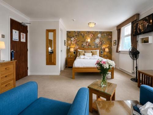 Riviera Lodge Hotel — Bedroom