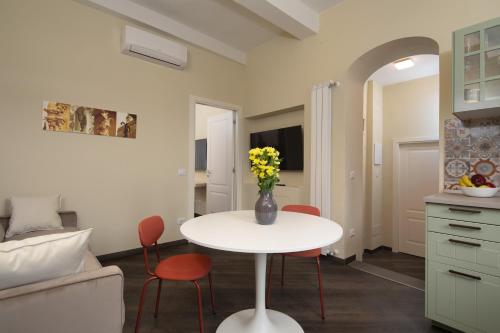 Ponte Vecchio Modern Retreat