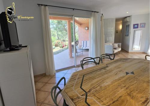 Villa Grivolas 6 pers piscine privée à 3 min de la plage de Santa Giulia