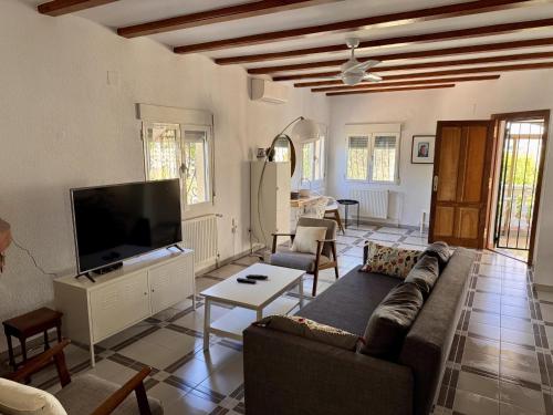 Villa moderne proche plage avec terrasse spacieuse
