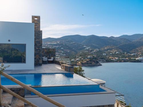 Aiolos Glaros - Seafront Retreat near Agios Nikolaos