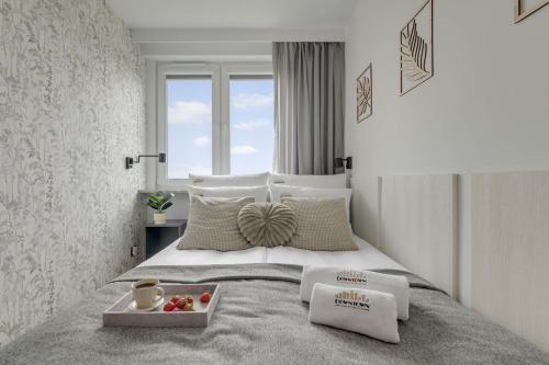 Szopy City Lights Suite by Downtown Apartments