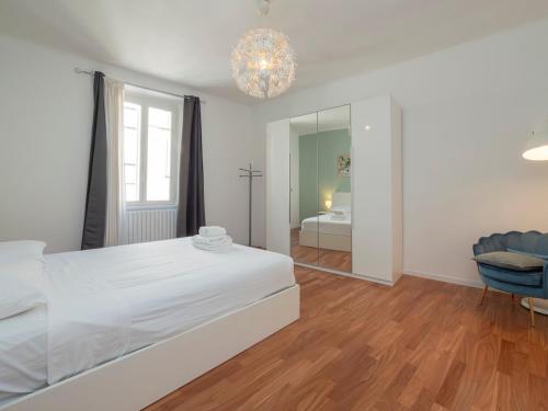 Xenia Milano - 2 rooms apt in Pietro Custodi 10