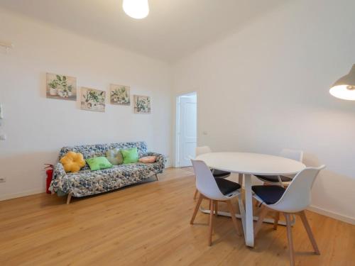 Xenia Milano - 2 rooms apt in Pietro Custodi 10