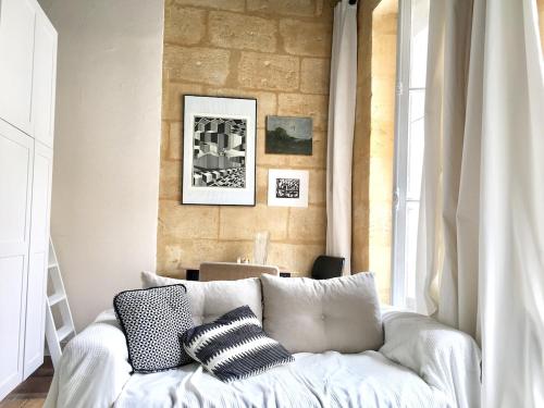 Immeuble pierre studio tramD Fondaudege Boulevard