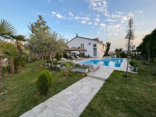 Luxury Villa - Dar Al Shams 01