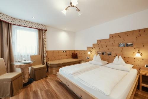 Gulta vai gultas numurā naktsmītnē Hotel Edda