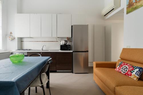 GuestHost - Comfy Flat Zara MM5 close to Isola