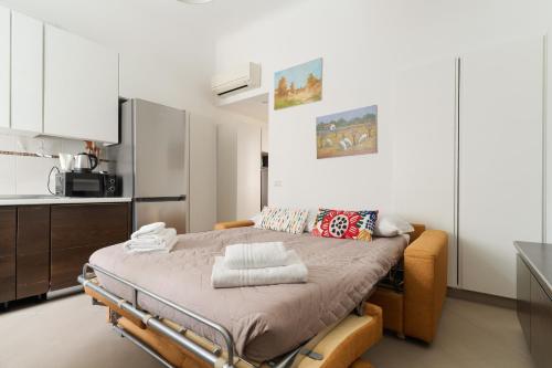 GuestHost - Comfy Flat Zara MM5 close to Isola