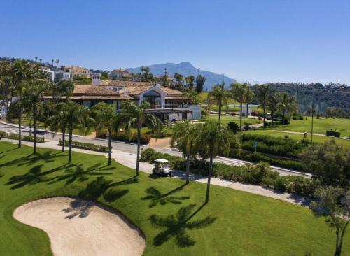 Luxurious Penthouse - View, Roof Terrace, 3BR - 2BA