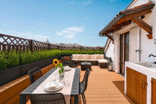 Duomo View Penthouse by Ricasoli Stays photo 12