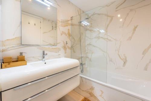 Apartamento luminoso de 2 hab – vistas al mar