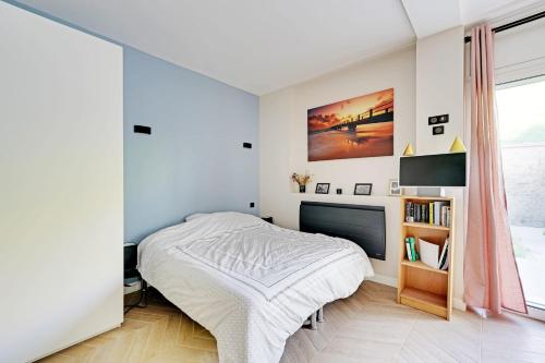 Bright and quiet studio in Paris
