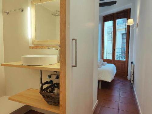 Bright 2BR Apt in Pl. Catalunya - Rambla D