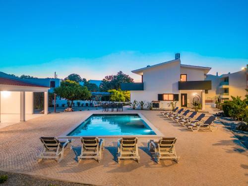 Villa Solarys - Moradia Moderna com Piscina Aquecível em Albufeira