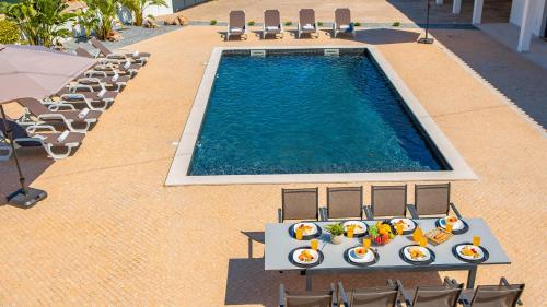 Villa Solarys - Moradia Moderna com Piscina Aquecível em Albufeira