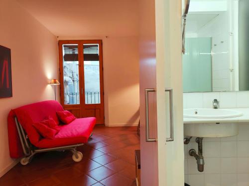 R.G. Central Tranquil 1BR apt. 2BEDS. La Rambla