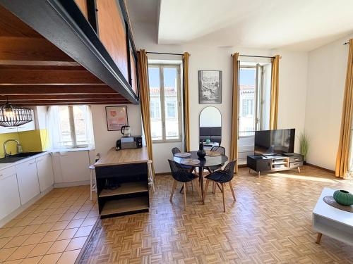Cozy duplex Rue Paradis