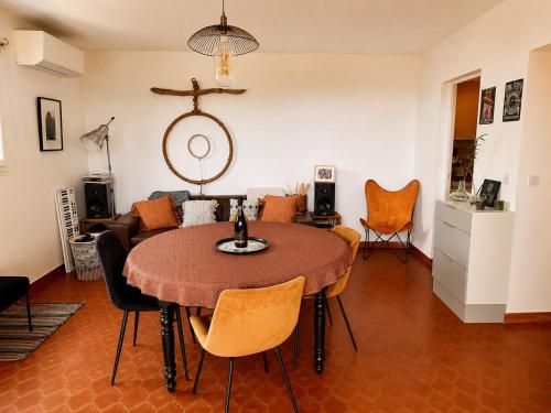 Maison au calme dans résidence privée avec piscine vue mer