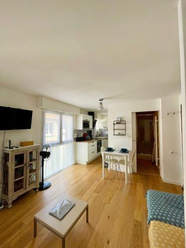 Charmant studio 200m de la plage
