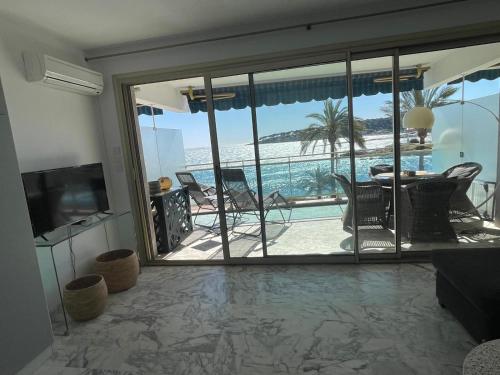 Appartement Antibes terrasse en front de mer