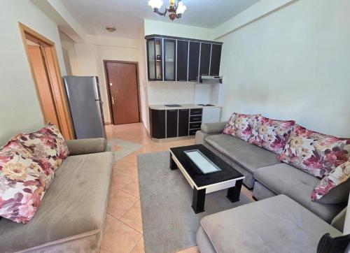 Apartament tek Kompleksi Thomallari-Golem