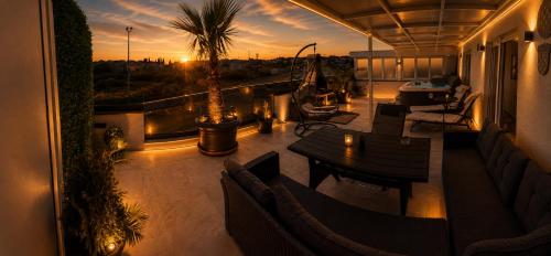 Luxury jacuzzi apartment