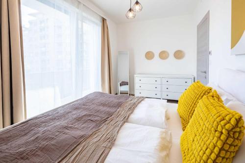 Central - Balcony - Cozy - Easy Stay