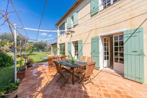 Maison Marine with Private Garden - Happy Rentals
