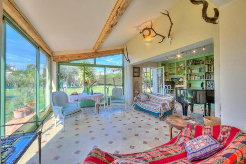 Maison Marine with Private Garden - Happy Rentals