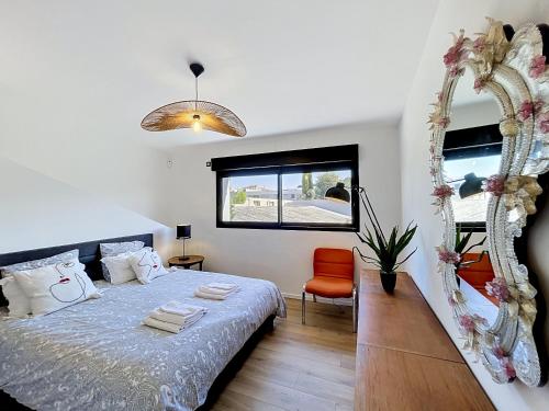 Loft rare - Jardin privatif - 2 parkings - Reims