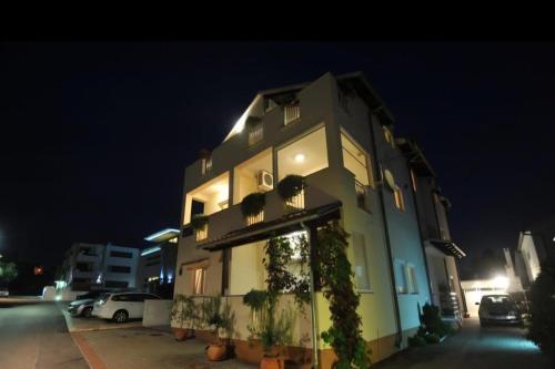 Batur Pool Apartments