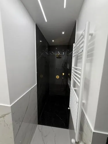 Four Rooms Luxury Suite photo 25