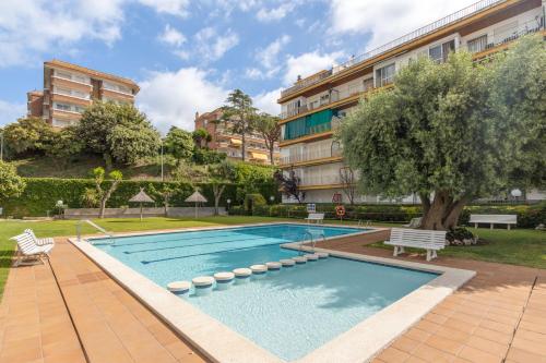 Apartamento familiar con piscina junto a la playa