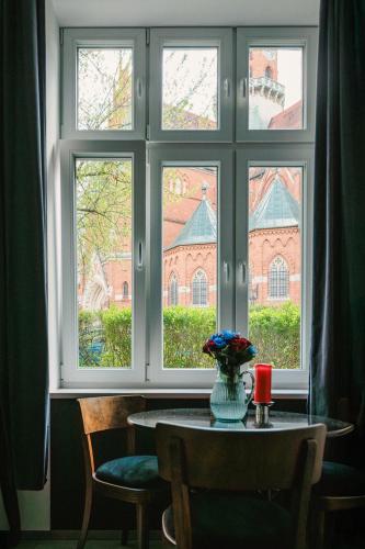 Design Apartment near Vistula River, Schindler's Factory and Nightlife of Cracow