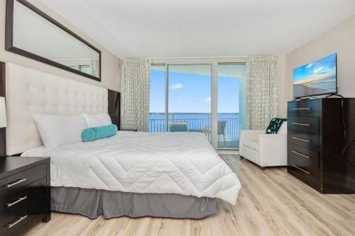 Oceanfront Paradise Sleeps 10 w Stunning Sunrises photo 14