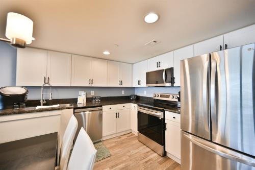 Oceanfront Paradise Sleeps 10 w Stunning Sunrises photo 18