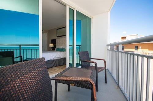 Oceanfront Paradise Sleeps 10 w Stunning Sunrises photo 23