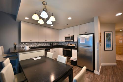 Oceanfront Paradise Sleeps 10 w Stunning Sunrises photo 29
