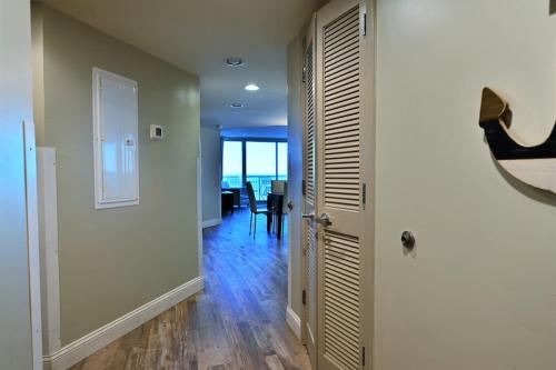 Oceanfront Paradise Sleeps 10 w Stunning Sunrises photo 31