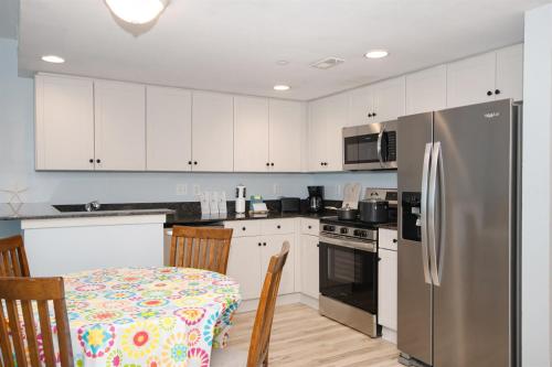 Oceanfront Paradise Sleeps 10 w Stunning Sunrises photo 47