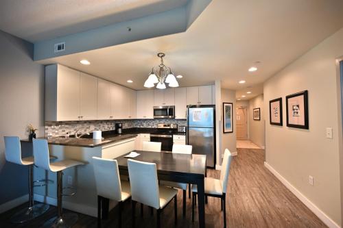 Oceanfront Paradise Sleeps 10 w Stunning Sunrises photo 50