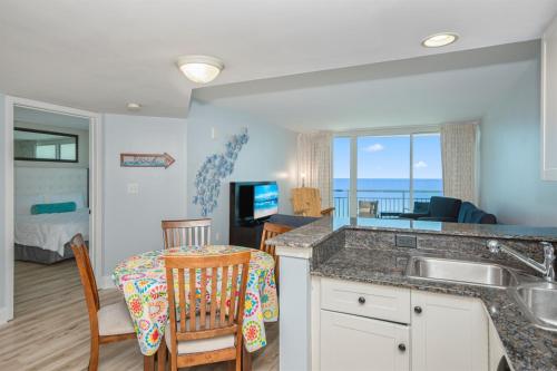 Oceanfront Paradise Sleeps 10 w Stunning Sunrises photo 131