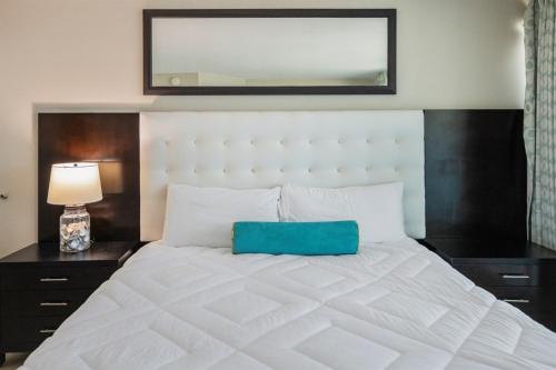Oceanfront Paradise Sleeps 10 w Stunning Sunrises photo 140