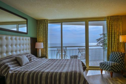 Oceanfront Paradise Sleeps 10 w Stunning Sunrises photo 144