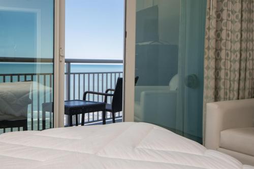 Oceanfront Paradise Sleeps 10 w Stunning Sunrises photo 151