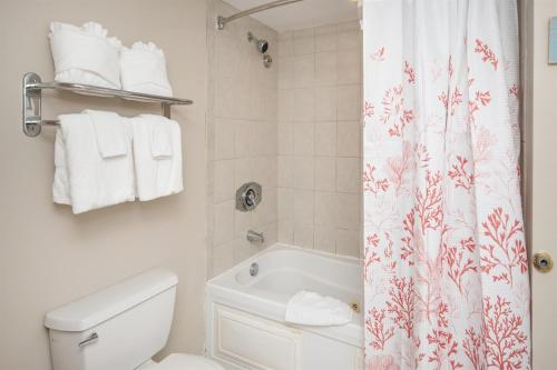 Oceanfront Paradise Sleeps 10 w Stunning Sunrises photo 157