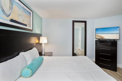 Oceanfront Paradise Sleeps 10 w Stunning Sunrises photo 173