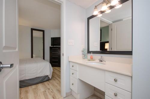 Oceanfront Paradise Sleeps 10 w Stunning Sunrises photo 175